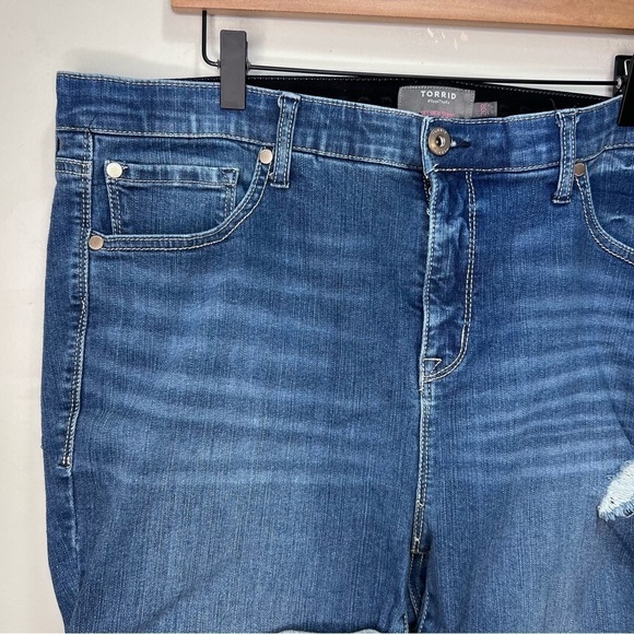 Torrid Denim Cut off Jean Shorts Size 20 - Picture 2 of 9